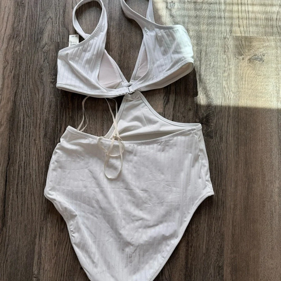 Aerie Wide Rib Cut Out Ring One Piece Swimsuit size L - Picture 8 of 11